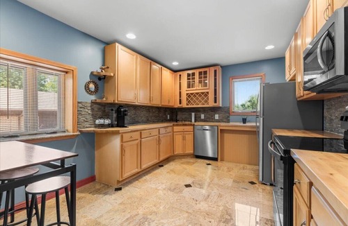 Grosse Ile House | Luxurious Private Pool & Hot Tub!