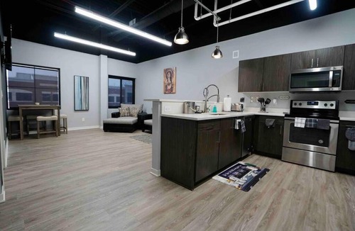 Dearborn Apartment | Luxury 1-Bedroom Loft in the heart of Dearborn
