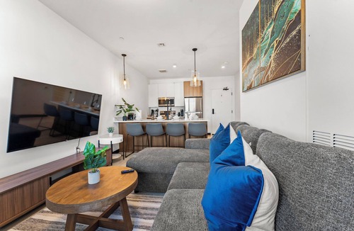 Everett Apartment | Luxury 1BR Close to Encore 2096