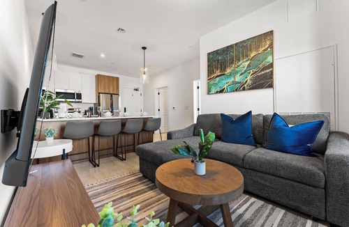 Everett Apartment | Luxury 1BR Close to Encore 2096