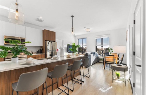 Everett Apartment | Luxury 2bd/2ba in Everett 6cyz