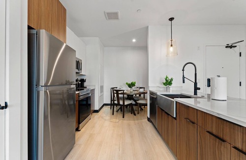 Everett Apartment | Luxury 2bd/2ba near Boston hfq4