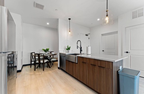 Everett Apartment | Luxury 2bd/2ba near Boston hfq4
