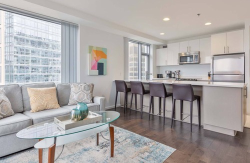 East Cambridge Apartment | Luxury 2BR Apt Near Kendall Sq with Courtyard