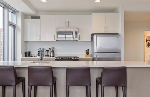 East Cambridge Apartment | Luxury 2BR Apt Near Kendall Sq with Courtyard