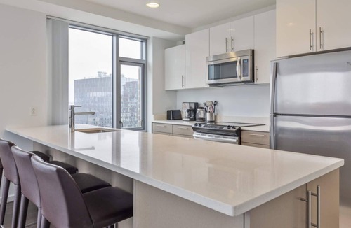 East Cambridge Apartment | Luxury 2BR Apt Near Kendall Sq with Courtyard