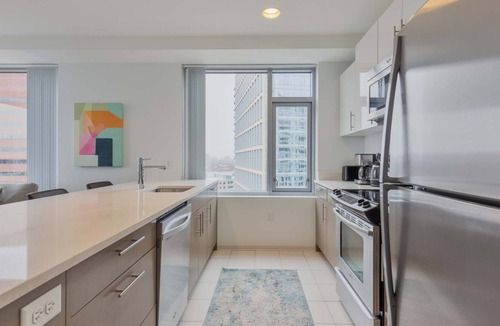 East Cambridge Apartment | Luxury 2BR Apt Near Kendall Sq with Courtyard