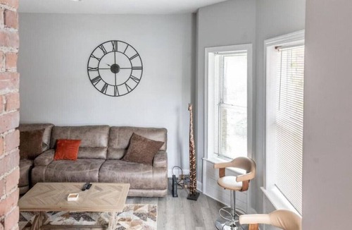 Midtown Apartment | Luxury 2BR ★ Midtown ★ Parking