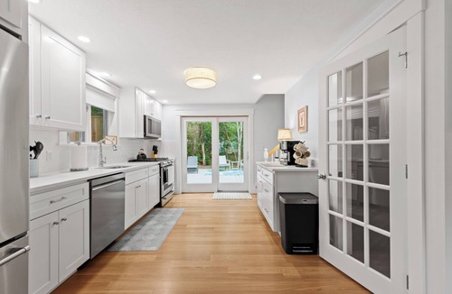 Dennis House | LUXURY 4-Bdrm in Mayflower/Bayview Beach Location! August Days Still Available!