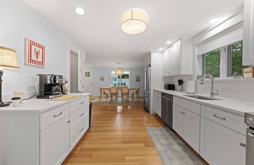 Dennis House | LUXURY 4-Bdrm in Mayflower/Bayview Beach Location! August Days Still Available!