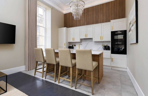 City Centre Glasgow Apartment | Luxury 4 Bedroom Apartment in Glasgow City Centre