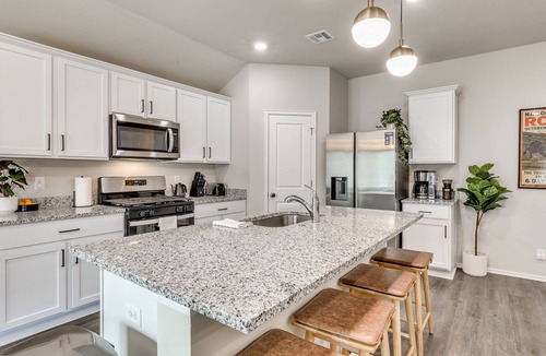 Tulsa House | Luxury 4 bedroom house! Only 5 Min to BOK + Downtown Tulsa
