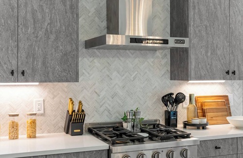 Haynes Area House | Luxury 4BR Townhome w/Rooftop Hot Tub + Cabana