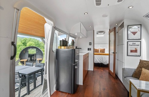 Rockbridge House | Luxury Airstream Glamping Unit 1 of 6, On-Site Hiking, Private Hot Tub and Sauna