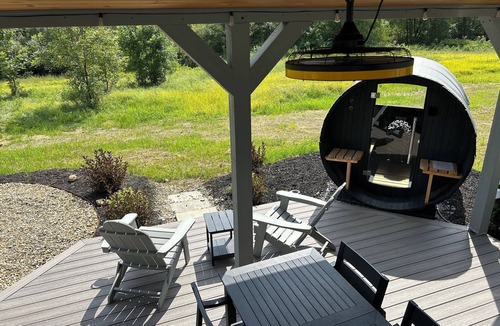 Rockbridge House | Luxury Airstream Glamping Parisian Unit 5 of 6, Sauna, Hot/Cold Plunge, Hiking
