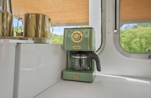 Rockbridge House | Luxury Airstream Palmera Unit 2 of 6, On-Site Hiking, Private Hot Tub and Sauna