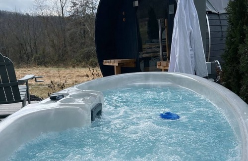 Rockbridge House | Luxury Airstream Palmera Unit 2 of 6, On-Site Hiking, Private Hot Tub and Sauna
