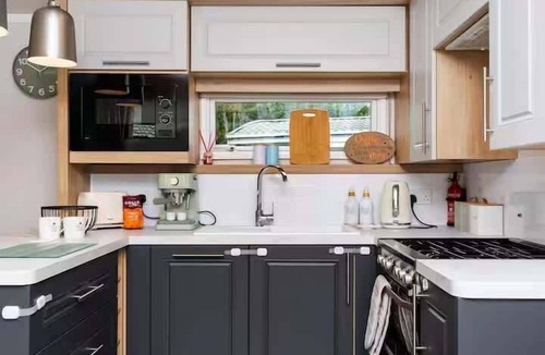Prestonpans House | Luxury Beachside Stay Near Edinburgh with FREE Parking & Wi-Fi