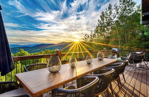 Sunday River Area House | Luxury Chalet - Hot tub, Game room, Speakeasy, Mountain views, near Sunday River