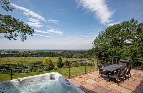 Castle Carrock Cottage | Luxury cottage with stunning views, hot tub and 2 dogs welcome