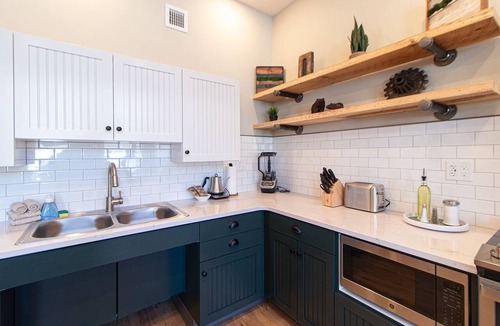 Duluth Apartment | Luxury Craft District Suites | Unit 102