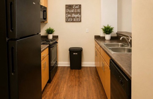 Wholesale District Hotel | Luxury Downtown 2bd 2ba Condo- Walk to Gainbridge Fieldhouse & Lucas Oil Stadium