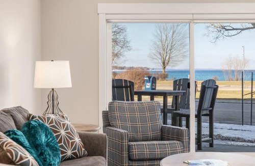 Traverse City Apartment | Luxury Downtown 2BDR Lake View 1st Floor Condo steps from Beach 102W