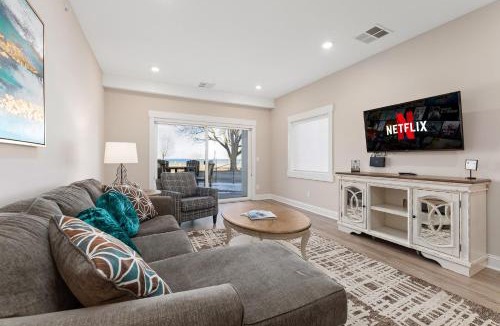 Traverse City Apartment | Luxury Downtown 2BDR Lake View 1st Floor Condo steps from Beach 102W