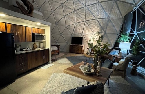 Williamsburg Apartment | Luxury - Edge of Traverse City - 14