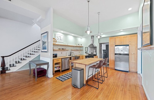 St. Louis House | Luxury Gated 3BR w/Skylight Atrium Near Downtown & Brewery, 30+ Nights