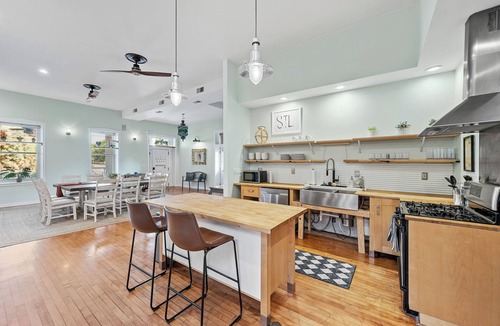 St. Louis House | Luxury Gated 3BR w/Skylight Atrium Near Downtown & Brewery, 30+ Nights