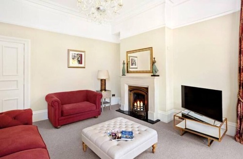 Harrogate House | Luxury Harrogate townhouse apartment with parking