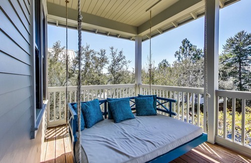 Watercolor House | Luxury Home 1 Block from the Frog Pool