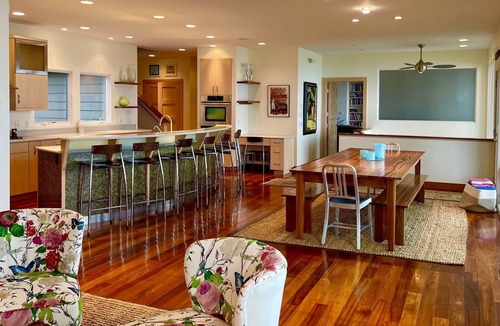Traverse City House | Luxury home and private beach located on the Old Mission Peninsula