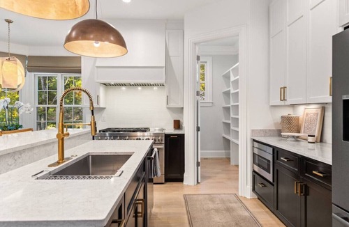 Nashville Apartment | Luxury Home in Green Hills with Garage and Fenced Yard