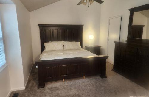 Overland Park House | Luxury home in the midst of lively and neat city