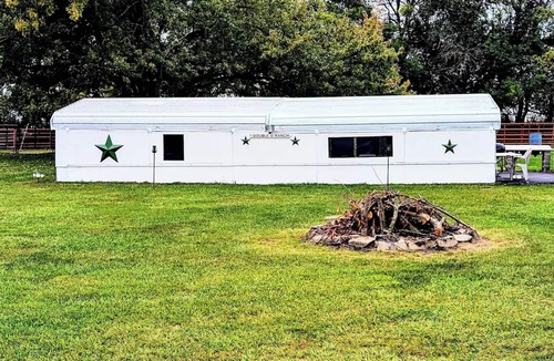 Will County RV Rental | Luxury Indoor Glamping! 38 minutes from Chicago