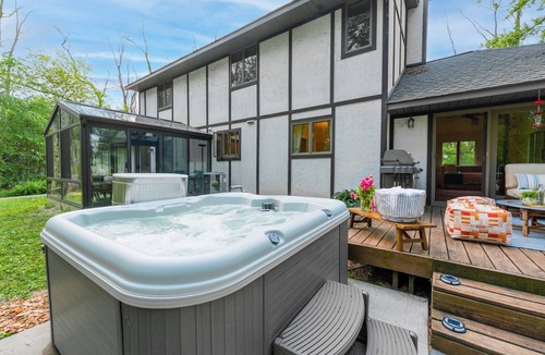 Delavan Cottage | Luxury Lake Geneva cottage w/sauna + hot tub + geodesic dome on 2-acres