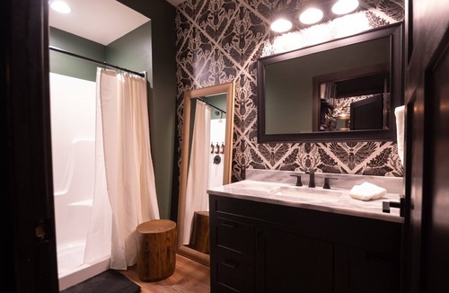 Minocqua Cabin | Luxury Lakeside Penthouse Lodge with Boatslip and Bunk Room!