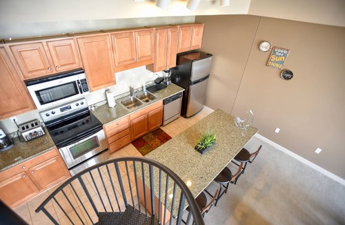 Sandusky Condo | Luxury Lakeview Luxury Condo