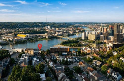 Mount Washington Apartment | Luxury Living and Skyline Views at our Grandview Retreat