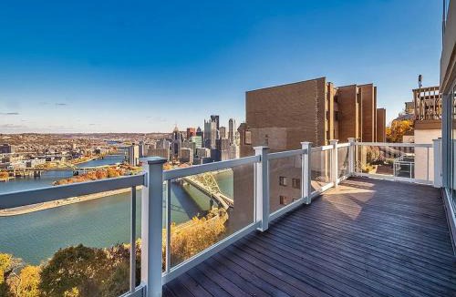 Mount Washington Apartment | Luxury Living and Skyline Views at our Grandview Retreat