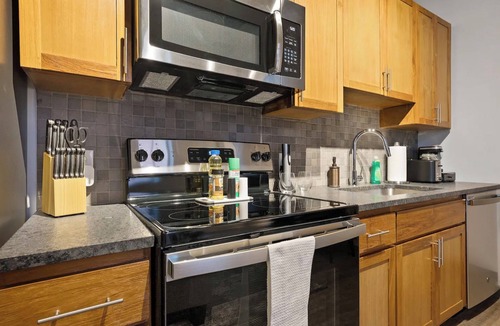 Downtown Cleveland Apartment | Luxury Loft Getaway in Downtown Cleveland