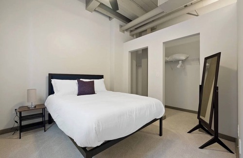 Downtown Cleveland Apartment | Luxury Loft Getaway in Downtown Cleveland