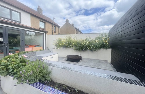 Seahouses House | luxury modern large warm clean self catering