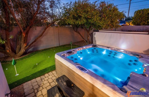 South Scottsdale House | Luxury Old Town Oasis Waterslide Heated Pool Putting Green Spa