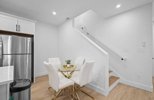 Indianapolis Apartment | Luxury Queen Suite | Near Downtown Indy!