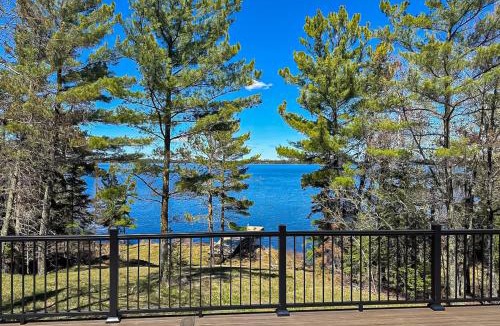 International Falls House | Luxury Rainy Lake House with Private Dock!