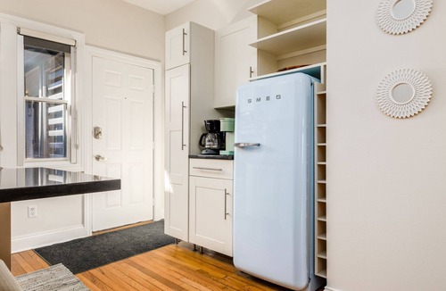Victorian Village Condo | Luxury Short North Top Floor Condo & 2 Beds