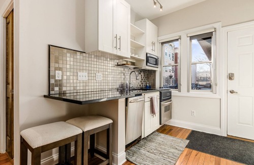 Victorian Village Condo | Luxury Short North Top Floor Condo & 2 Beds